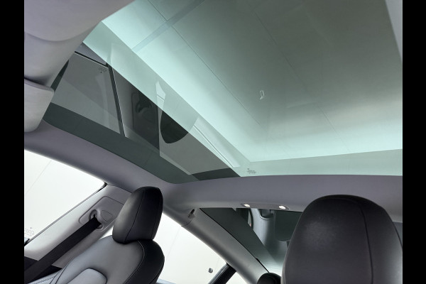 Tesla Model 3 Long Range AWD 75kWh Facelift Warmtepomp Elek.Achterklep Draadloze Tel.lader Leder Panoramadak Adap.Cruise Camera's Navi Ecc Sto Intel Atom® Lmv Lane Assist Dodehoekwaarschuwing Keyless Elek.Stoelen+Memory Google®-Maps Fabrieksgarantie op motor en accu tot 17-11-2028/192.000km