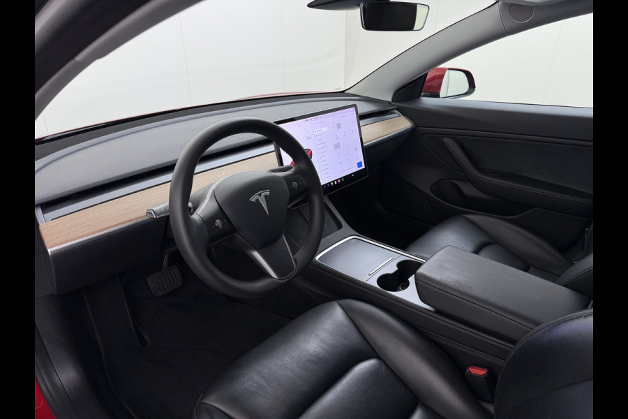 Tesla Model 3 Long Range AWD 75kWh Facelift Warmtepomp Elek.Achterklep Draadloze Tel.lader Leder Panoramadak Adap.Cruise Camera's Navi Ecc Sto Intel Atom® Lmv Lane Assist Dodehoekwaarschuwing Keyless Elek.Stoelen+Memory Google®-Maps Fabrieksgarantie op motor en accu tot 17-11-2028/192.000km