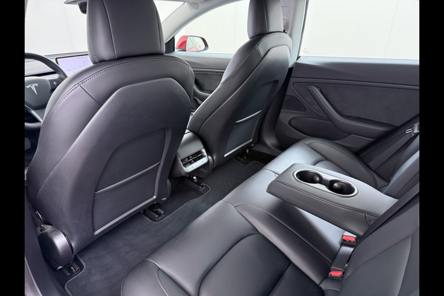 Tesla Model 3 Long Range AWD 75kWh Facelift Warmtepomp Elek.Achterklep Draadloze Tel.lader Leder Panoramadak Adap.Cruise Camera's Navi Ecc Sto Intel Atom® Lmv Lane Assist Dodehoekwaarschuwing Keyless Elek.Stoelen+Memory Google®-Maps Fabrieksgarantie op motor en accu tot 17-11-2028/192.000km