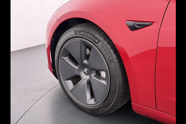 Tesla Model 3 Long Range AWD 75kWh Facelift Warmtepomp Elek.Achterklep Draadloze Tel.lader Leder Panoramadak Adap.Cruise Camera's Navi Ecc Sto Intel Atom® Lmv Lane Assist Dodehoekwaarschuwing Keyless Elek.Stoelen+Memory Google®-Maps Fabrieksgarantie op motor en accu tot 17-11-2028/192.000km