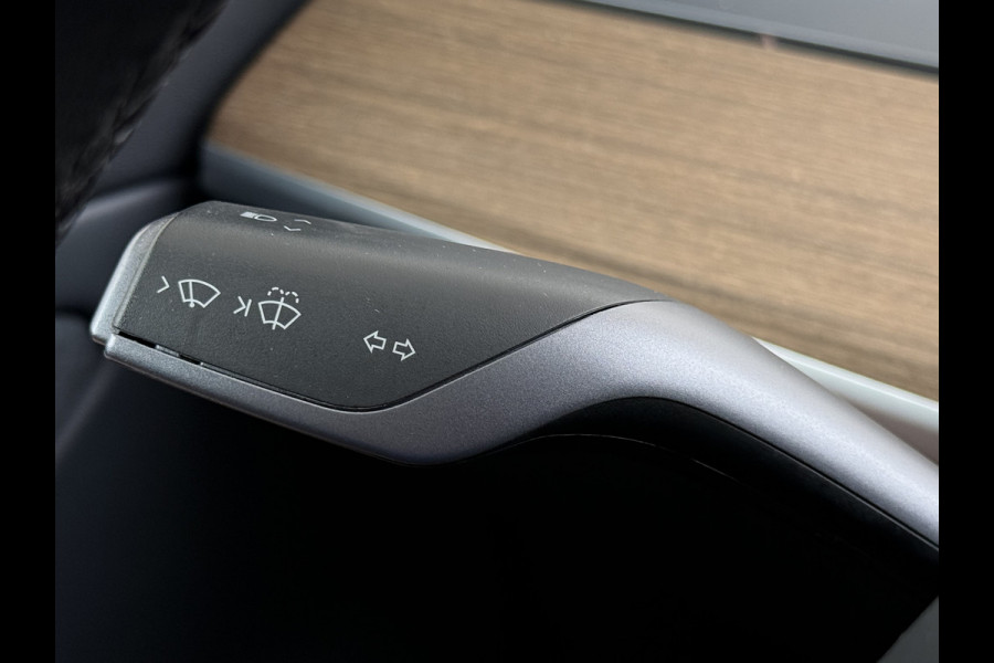 Tesla Model 3 Long Range AWD 75kWh Facelift Warmtepomp Elek.Achterklep Draadloze Tel.lader Leder Panoramadak Adap.Cruise Camera's Navi Ecc Sto Intel Atom® Lmv Lane Assist Dodehoekwaarschuwing Keyless Elek.Stoelen+Memory Google®-Maps Fabrieksgarantie op motor en accu tot 17-11-2028/192.000km