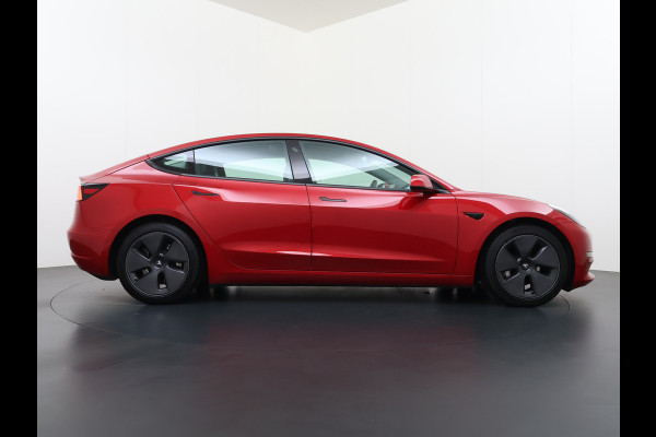 Tesla Model 3 Long Range AWD 75kWh Facelift Warmtepomp Elek.Achterklep Draadloze Tel.lader Leder Panoramadak Adap.Cruise Camera's Navi Ecc Sto Intel Atom® Lmv Lane Assist Dodehoekwaarschuwing Keyless Elek.Stoelen+Memory Google®-Maps Fabrieksgarantie op motor en accu tot 17-11-2028/192.000km