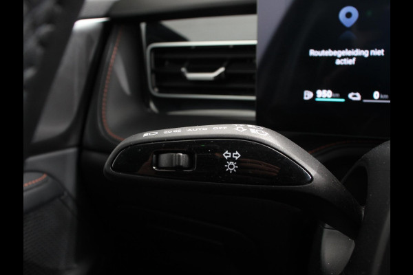 MG HS 1.5 PHEV Luxury Automaat Navigatie Apple Carplay/Android Auto Airco Cruise Control Lichtmetalen velgen Digitaal Dashboard