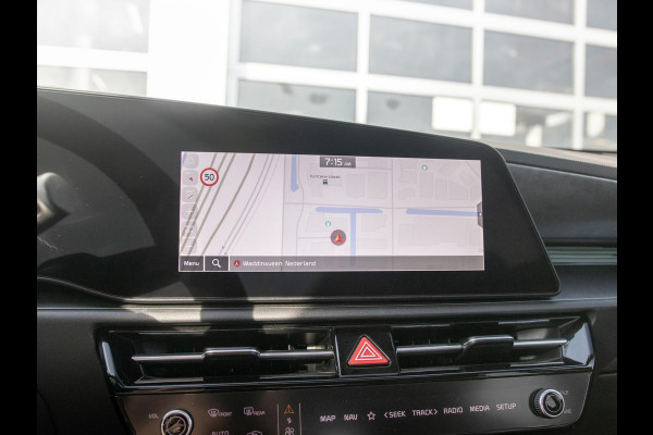 Kia Niro EV Plus 64.8 kWh l Stoel Stuurverwarming l Lederlook bekleding l SOH 99,1% l