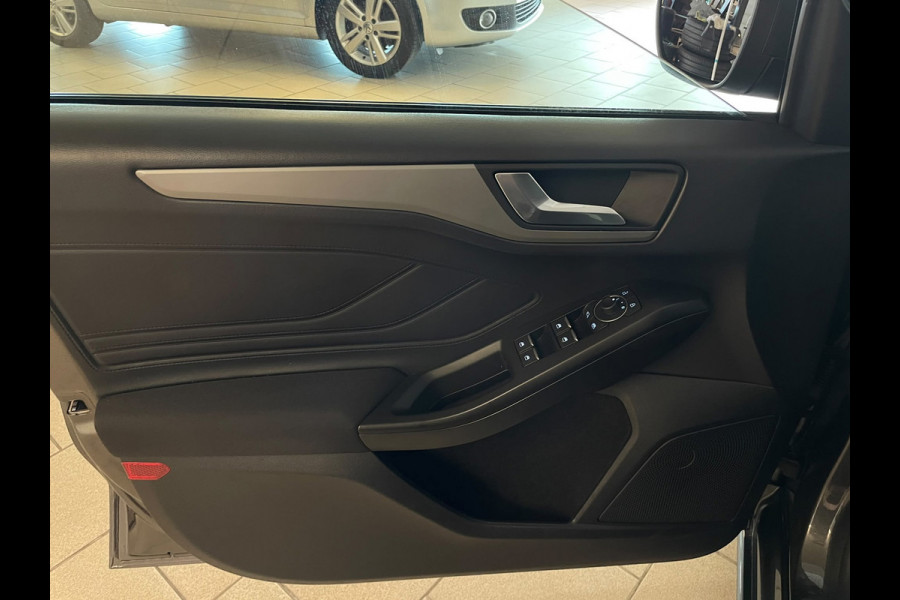 Ford FOCUS Wagon 1.0 EcoBoost Hybrid ST Line Style NW MODEL STUUR EN STOEL VERWARMING TREKHAAK CLIMA CRUISE APPLE CARPLAY