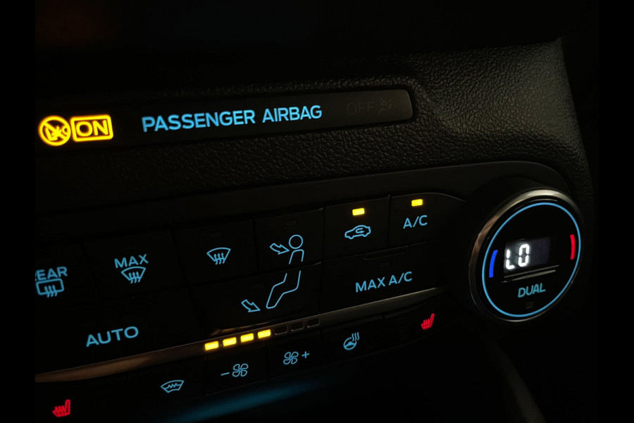 Ford FOCUS Wagon 1.0 EcoBoost Hybrid ST Line Style NW MODEL STUUR EN STOEL VERWARMING TREKHAAK CLIMA CRUISE APPLE CARPLAY