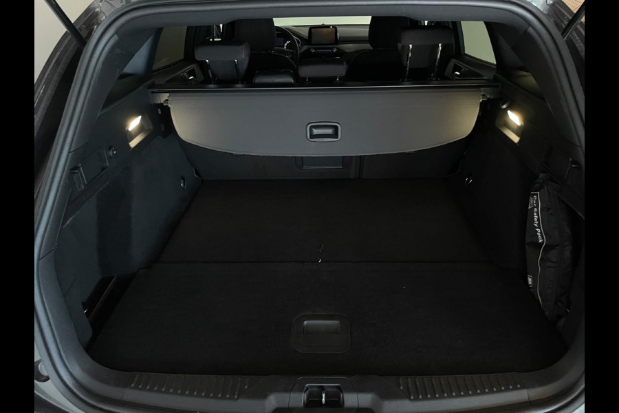 Ford FOCUS Wagon 1.0 EcoBoost Hybrid ST Line Style NW MODEL STUUR EN STOEL VERWARMING TREKHAAK CLIMA CRUISE APPLE CARPLAY