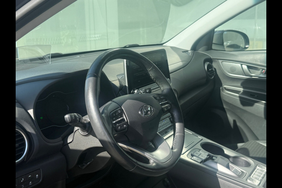 Hyundai Kona EV Premium 64 kWh 100% SOH SCHUIFDAK|TREKHAAK WARMTEPOMP