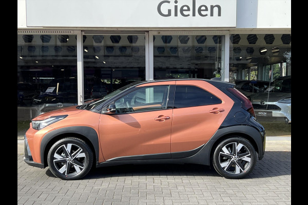 Toyota Aygo X 1.5 Hybrid Pulse | Cinnamon, Bi-Tone, Stoelverwarming, Climate control, Keyless, Parkeersensoren, LED, 17 inch