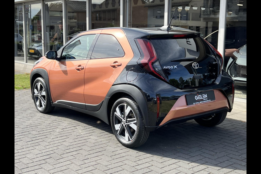 Toyota Aygo X 1.5 Hybrid Pulse | Cinnamon, Bi-Tone, Stoelverwarming, Climate control, Keyless, Parkeersensoren, LED, 17 inch