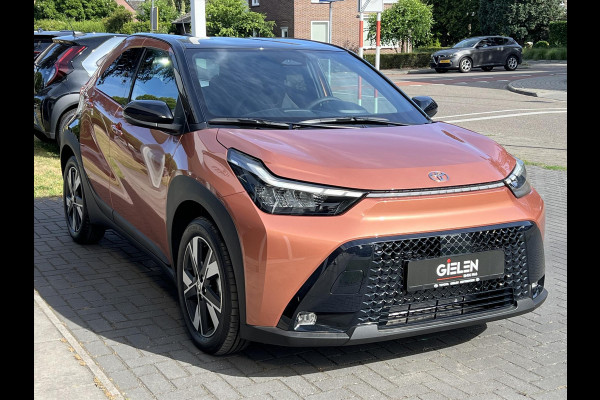 Toyota Aygo X 1.5 Hybrid Pulse | Cinnamon, Bi-Tone, Stoelverwarming, Climate control, Keyless, Parkeersensoren, LED, 17 inch