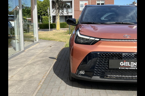 Toyota Aygo X 1.5 Hybrid Pulse | Cinnamon, Bi-Tone, Stoelverwarming, Climate control, Keyless, Parkeersensoren, LED, 17 inch