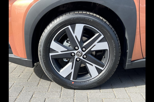 Toyota Aygo X 1.5 Hybrid Pulse | Cinnamon, Bi-Tone, Stoelverwarming, Climate control, Keyless, Parkeersensoren, LED, 17 inch