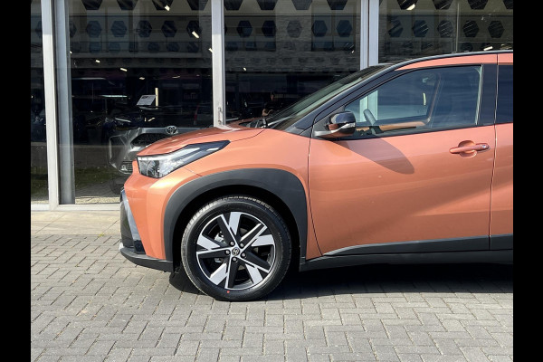 Toyota Aygo X 1.5 Hybrid Pulse | Cinnamon, Bi-Tone, Stoelverwarming, Climate control, Keyless, Parkeersensoren, LED, 17 inch