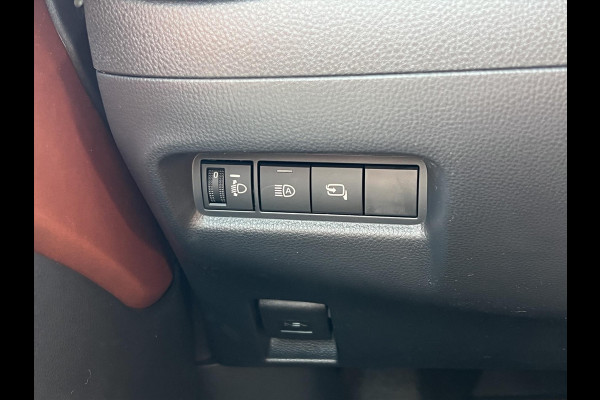 Toyota Aygo X 1.5 Hybrid Pulse | Cinnamon, Bi-Tone, Stoelverwarming, Climate control, Keyless, Parkeersensoren, LED, 17 inch