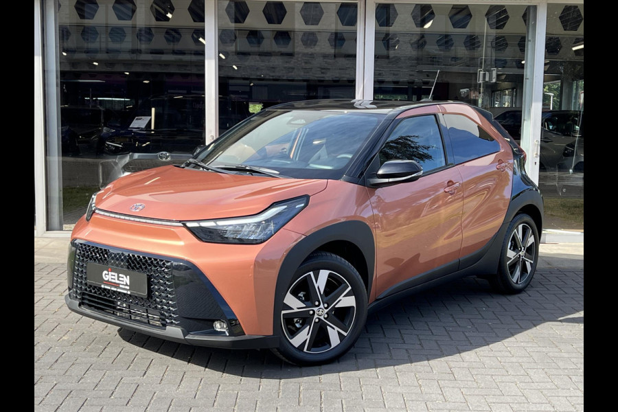 Toyota Aygo X 1.5 Hybrid Pulse | Cinnamon, Bi-Tone, Stoelverwarming, Climate control, Keyless, Parkeersensoren, LED, 17 inch