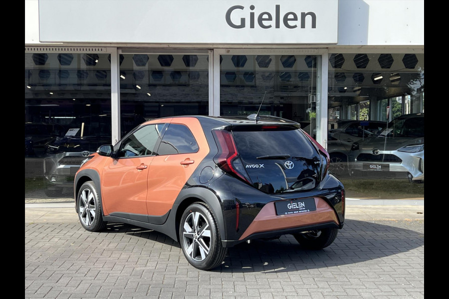 Toyota Aygo X 1.5 Hybrid Pulse | Cinnamon, Bi-Tone, Stoelverwarming, Climate control, Keyless, Parkeersensoren, LED, 17 inch