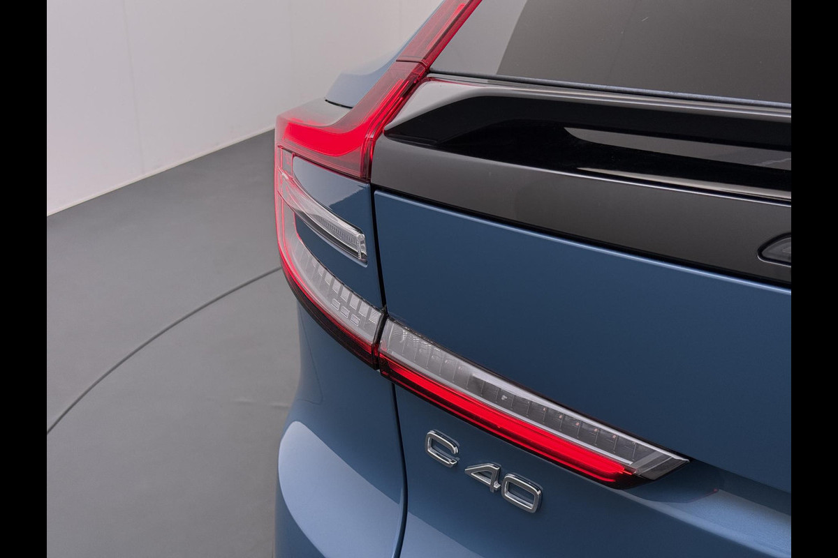 Volvo C40 Recharge Core 69 kWh SOH 93%|VOLVO DEALER ONDERHOUDEN| ACHTERUITRIJCAMERA| PANORAMADAK| STOEL + STUURVERWARMING| RIJKLAARPRIJS INCL. 12 MAANDEN BOVAG GARANTIE|