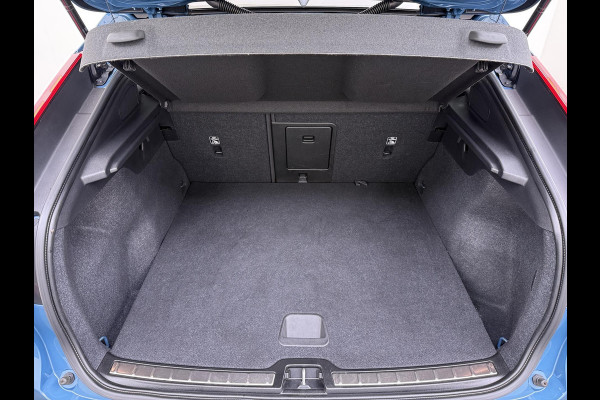 Volvo C40 Recharge Core 69 kWh VAN:32.900,- VOOR:29.770,- UW HERFSTVOORDEEL:3.130,- SOH 93%|VOLVO DEALER ONDERHOUDEN| ACHTERUITRIJCAMERA| PANORAMADAK| STOEL + STUURVERWARMING| RIJKLAARPRIJS INCL. 12 MAANDEN BOVAG GARANTIE|