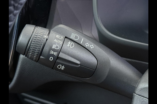 Volvo C40 Recharge Core 69 kWh VAN:32.900,- VOOR:29.770,- UW HERFSTVOORDEEL:3.130,- SOH 93%|VOLVO DEALER ONDERHOUDEN| ACHTERUITRIJCAMERA| PANORAMADAK| STOEL + STUURVERWARMING| RIJKLAARPRIJS INCL. 12 MAANDEN BOVAG GARANTIE|