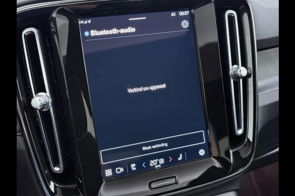 Volvo C40 Recharge Core 69 kWh VAN:32.900,- VOOR:29.770,- UW HERFSTVOORDEEL:3.130,- SOH 93%|VOLVO DEALER ONDERHOUDEN| ACHTERUITRIJCAMERA| PANORAMADAK| STOEL + STUURVERWARMING| RIJKLAARPRIJS INCL. 12 MAANDEN BOVAG GARANTIE|