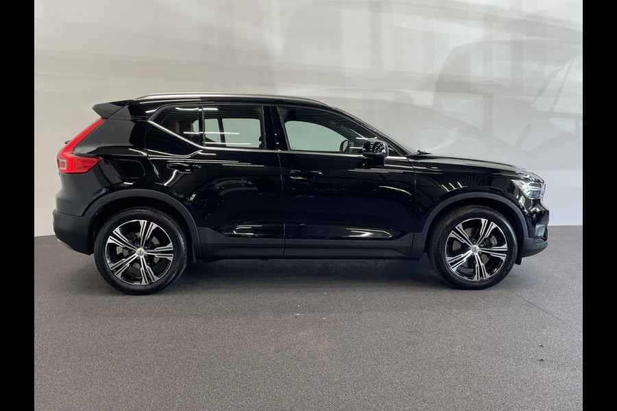 Volvo XC40 1.5 T5 Recharge Inscription Navigatie Apple Carplay Android Auto Camera Parkeersensoren Cruise Control Leder Full LED Stoel- en stuurverwarming Climate Control Lichtmetalen velgen