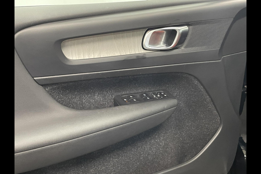 Volvo XC40 1.5 T5 Recharge Inscription Navigatie Apple Carplay Android Auto Camera Parkeersensoren Cruise Control Leder Full LED Stoel- en stuurverwarming Climate Control Lichtmetalen velgen