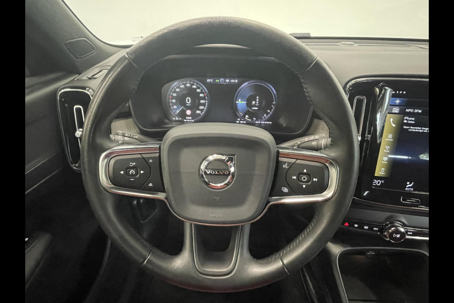 Volvo XC40 1.5 T5 Recharge Inscription Navigatie Apple Carplay Android Auto Camera Parkeersensoren Cruise Control Leder Full LED Stoel- en stuurverwarming Climate Control Lichtmetalen velgen