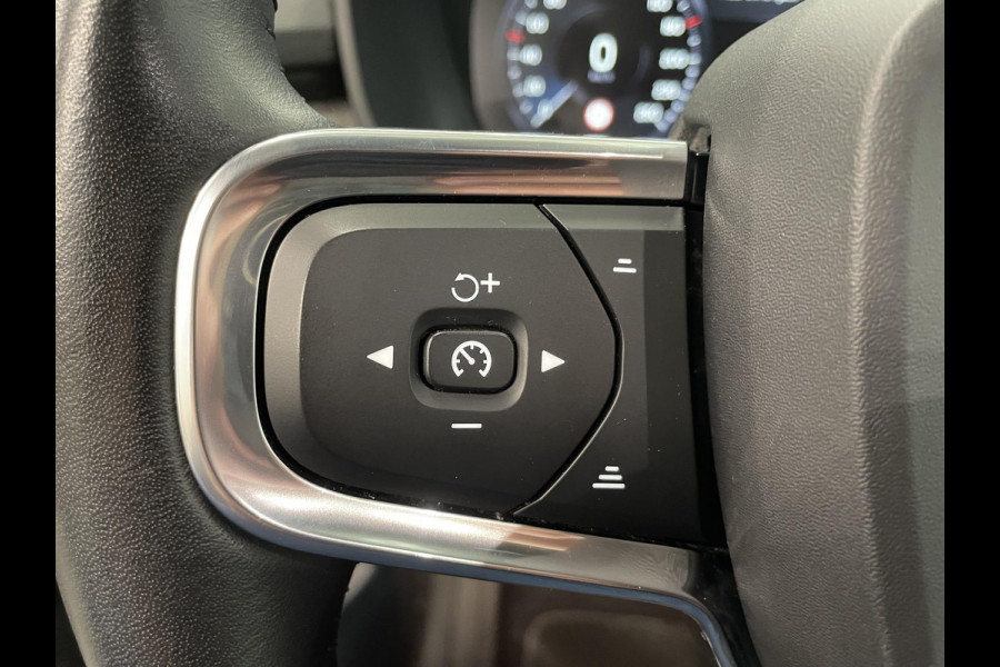 Volvo XC40 1.5 T5 Recharge Inscription Navigatie Apple Carplay Android Auto Camera Parkeersensoren Cruise Control Leder Full LED Stoel- en stuurverwarming Climate Control Lichtmetalen velgen
