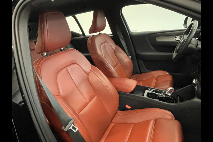 Volvo XC40 1.5 T5 Recharge Inscription Navigatie Apple Carplay Android Auto Camera Parkeersensoren Cruise Control Leder Full LED Stoel- en stuurverwarming Climate Control Lichtmetalen velgen