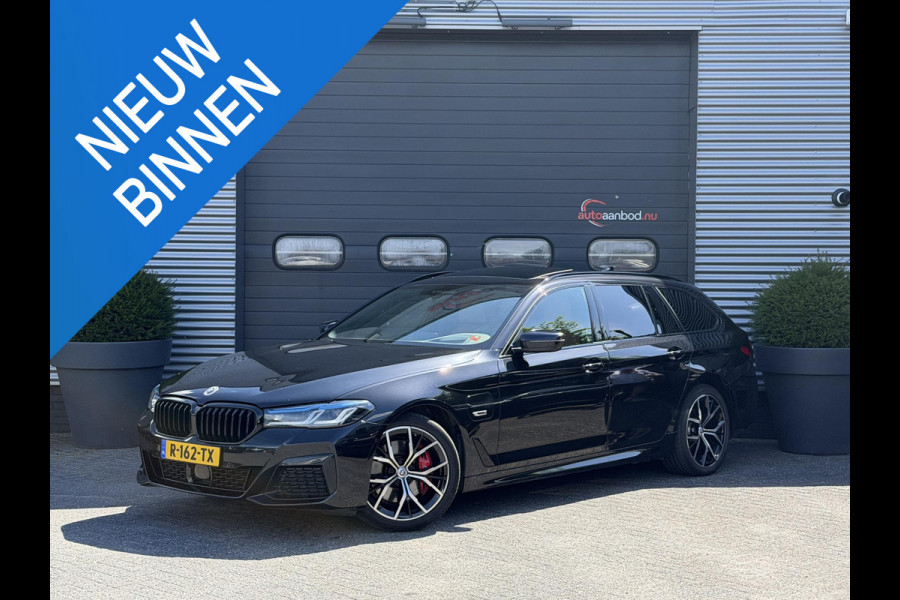 BMW 5 Serie Touring 530e M-Sport | Panoramadak | Camera | Head-Up Display | Elektrische Trekhaak | Elektrische Achterklep |