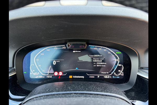 BMW 5 Serie Touring 530e M-Sport | Panoramadak | Camera | Head-Up Display | Elektrische Trekhaak | Elektrische Achterklep |