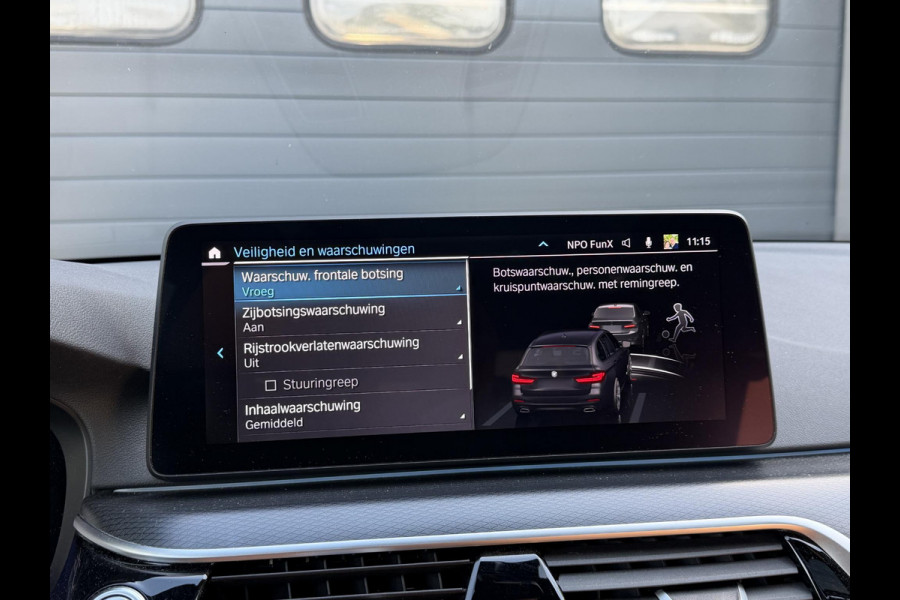 BMW 5 Serie Touring 530e M-Sport | Panoramadak | Camera | Head-Up Display | Elektrische Trekhaak | Elektrische Achterklep |