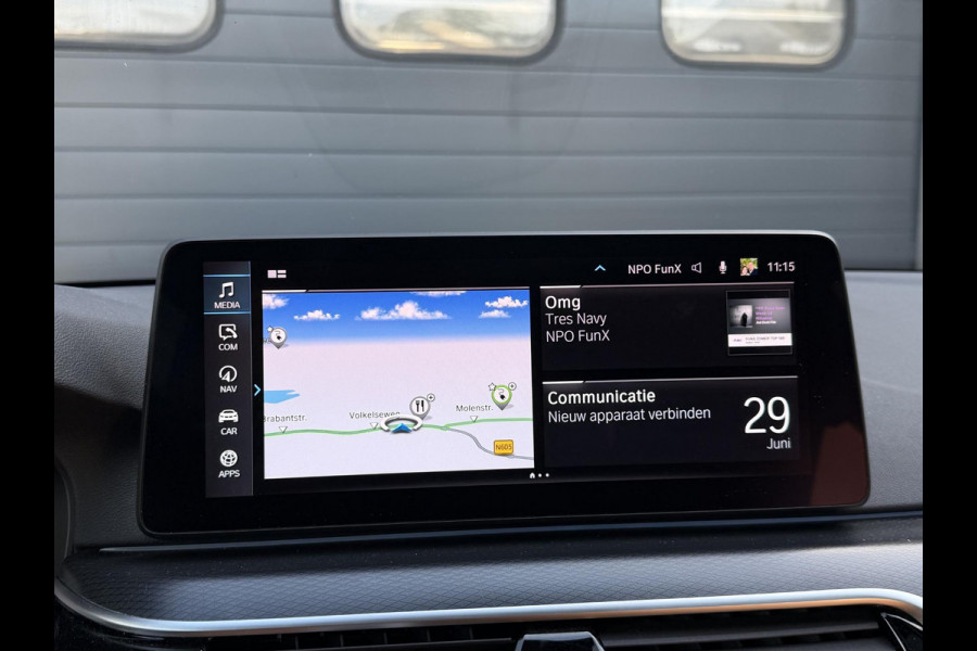 BMW 5 Serie Touring 530e M-Sport | Panoramadak | Camera | Head-Up Display | Elektrische Trekhaak | Elektrische Achterklep |