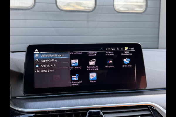 BMW 5 Serie Touring 530e M-Sport | Panoramadak | Camera | Head-Up Display | Elektrische Trekhaak | Elektrische Achterklep |