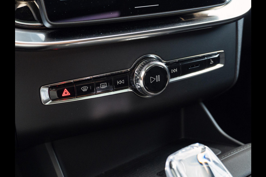 Volvo XC90 2.0 T8 Plug-in hybrid AWD Plus Dark Pano|Luchtvering|H&K|Trekhaak|7p|BLIS