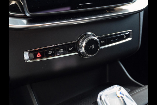 Volvo XC90 2.0 T8 Plug-in hybrid AWD Plus Dark Pano|Luchtvering|H&K|Trekhaak|7p|BLIS