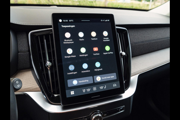 Volvo XC90 2.0 T8 Plug-in hybrid AWD Plus Dark Pano|Luchtvering|H&K|Trekhaak|7p|BLIS