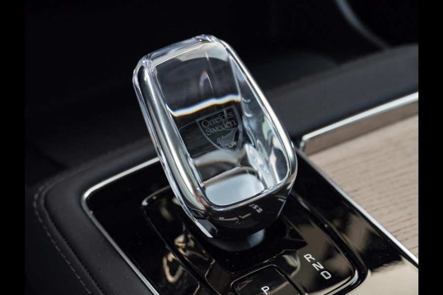 Volvo XC90 2.0 T8 Plug-in hybrid AWD Plus Dark Pano|Luchtvering|H&K|Trekhaak|7p|BLIS