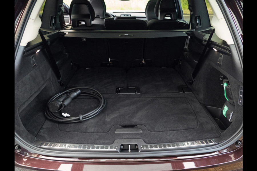 Volvo XC90 2.0 T8 Plug-in hybrid AWD Plus Dark Pano|Luchtvering|H&K|Trekhaak|7p|BLIS