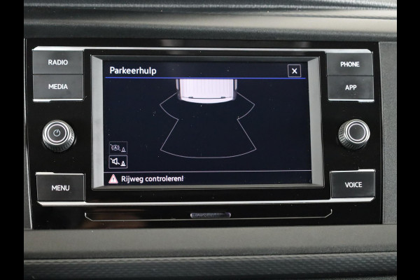 Volkswagen Transporter 2.0 TDI L2H1 28 Comfortline 110 pk | Verlengde garantie | Navigatie via App | Trekhaak | Parkeersensoren achter | Cruise control |