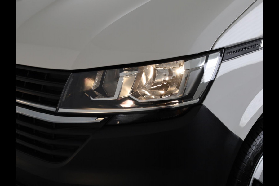 Volkswagen Transporter 2.0 TDI L2H1 28 Comfortline 110 pk | Verlengde garantie | Navigatie via App | Trekhaak | Parkeersensoren achter | Cruise control |