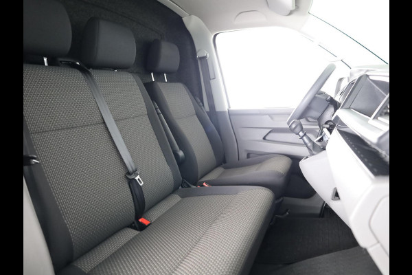 Volkswagen Transporter 2.0 TDI L2H1 28 Comfortline 110 pk | Verlengde garantie | Navigatie via App | Trekhaak | Parkeersensoren achter | Cruise control |