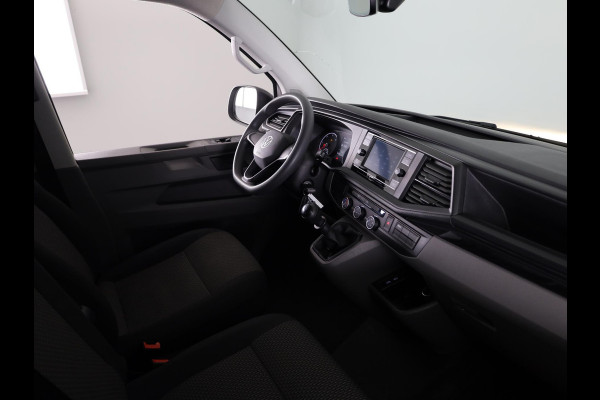 Volkswagen Transporter 2.0 TDI L2H1 28 Comfortline 110 pk | Verlengde garantie | Navigatie via App | Trekhaak | Parkeersensoren achter | Cruise control |