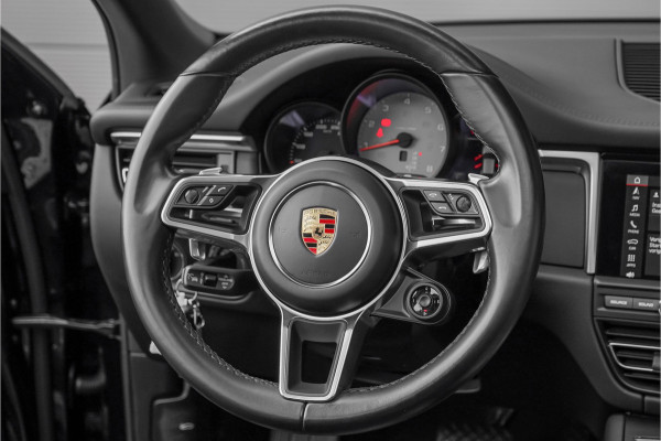 Porsche Macan 3.0 S Pano Sport Design Luchtvering ACC 21"