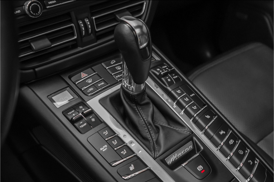 Porsche Macan 3.0 S Pano Sport Design Luchtvering ACC 21"