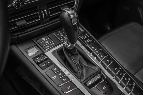 Porsche Macan 3.0 S Pano Sport Design Luchtvering ACC 21"