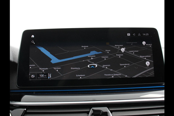 BMW 5 Serie Touring 530e Business PHEV AUTOMAAT Adaptieve cruise control LED Leder Navigatie Stoelverwarming Achteruitrijcamera Sfeerverlichting Lane assist Climate control Apple Carplay/ Android Auto