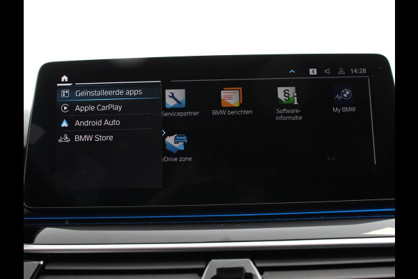 BMW 5 Serie Touring 530e Business PHEV AUTOMAAT Adaptieve cruise control LED Leder Navigatie Stoelverwarming Achteruitrijcamera Sfeerverlichting Lane assist Climate control Apple Carplay/ Android Auto