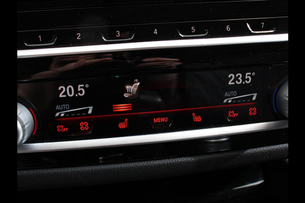 BMW 5 Serie Touring 530e Business PHEV AUTOMAAT Adaptieve cruise control LED Leder Navigatie Stoelverwarming Achteruitrijcamera Sfeerverlichting Lane assist Climate control Apple Carplay/ Android Auto